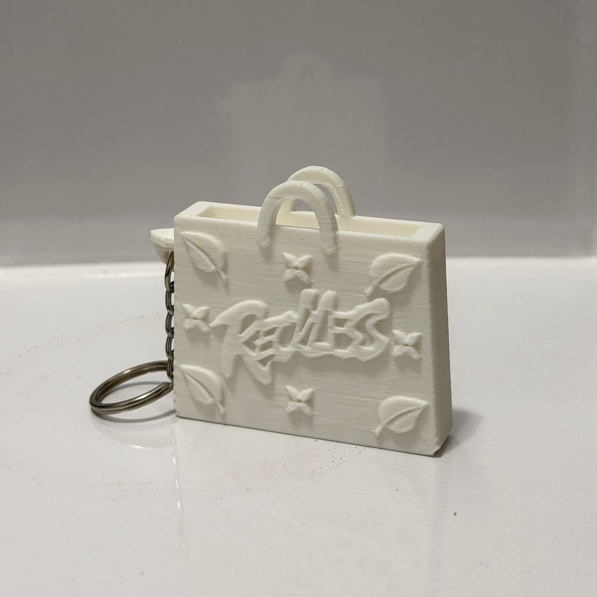 InKeynito Chain AirTag holder keychain